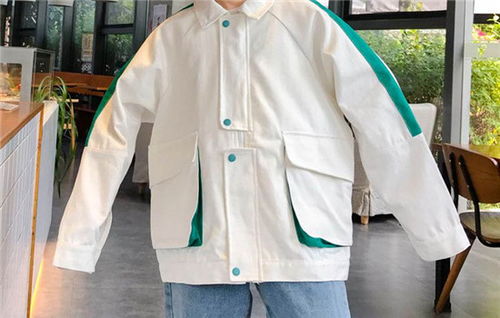 工装外套为何偏爱短款设计？——从功能性到时尚性的演变